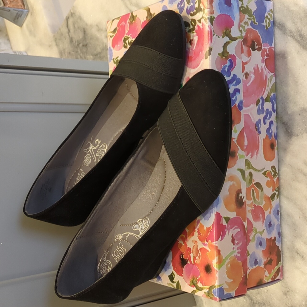 Mootsies Tootsies Black Wedges for Women